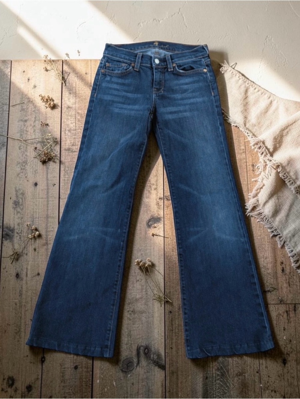 7 For All Mankind Dark Indigo hemmed 27” inseam Jeans size 26